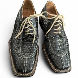 Vintage Ciro Schiano Men’s Italian Hand-Woven Genuine Leather Oxfords.
Size 11.5